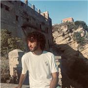 Sono uno studente al secondo anno di medicina a Roma, offro lezioni di biologia e di chimica. Ho avuto esperienze di insegnamento e mi propongo come tutor per ragazzi liceali che necessitino di un aiuto nello studio di queste materie